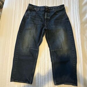 Madewell  Darted Barrel Leg Jean